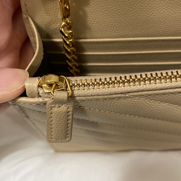 ❌Sold❌Saint Laurent Cassandre Matelasse Envelope LeatherWalletonChain NudePowder - Picture 9 of 16